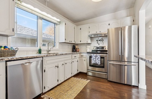 Capitol Hill House | Large Central Calgary Home for Groups & Families — Walk to C‑Train