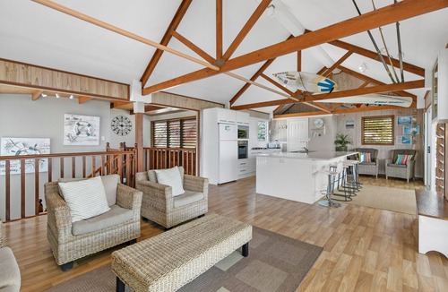 Point Lookout House | Large family beach house set high on the hill with ocean views.