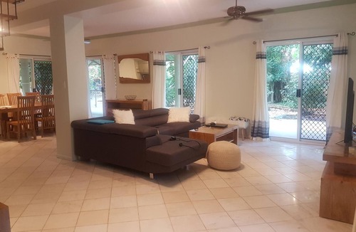Clifton Beach Villa | Large holiday home with 5 bedrooms and granny flat with 2 bedrooms. Large pool