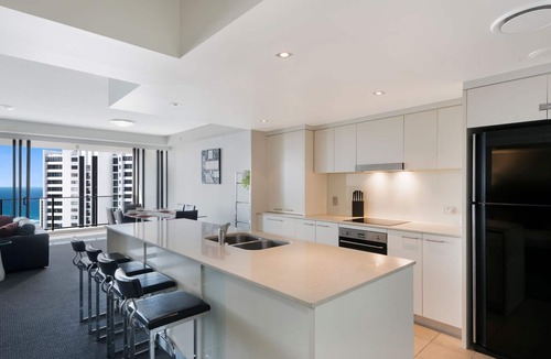 Broadbeach Apartment | Large Ocean Views 4BR Sub-Penthouse - Sierra Grand - CoastHM