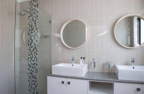 Tokai Apartment | Lavender self-catering room & Sage - Standard Self catering unit