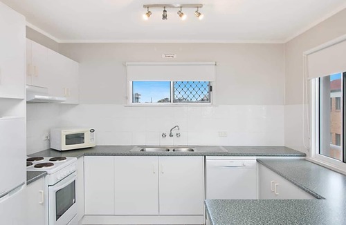 Bilinga Apartment | Legacy 4 - Affordable Beachfront Living in Bilinga (North Kirra) - Min. 3 Night Stays!