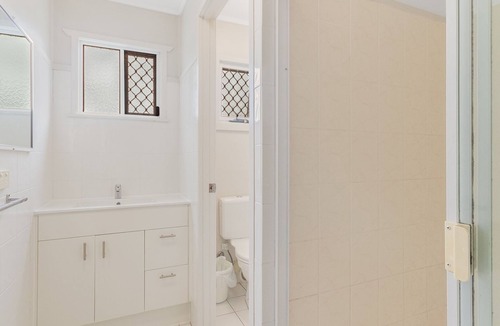 Bilinga Apartment | Legacy 4 - Affordable Beachfront Living in Bilinga (North Kirra) - Min. 3 Night Stays!