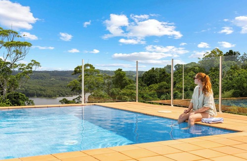 Montville House | Lemon Grove - Montville Manor with Lake & Mountain Views