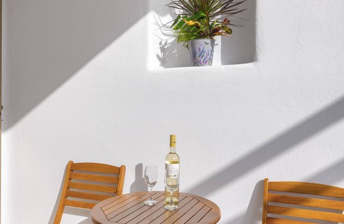 Agios Ioannis Apartment | Lithos by Spyros & Flora