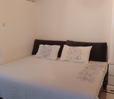 Myrina Apartment | Little Cottage with Garden