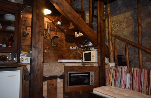 Lilaia Cottage | Little stone maisonette