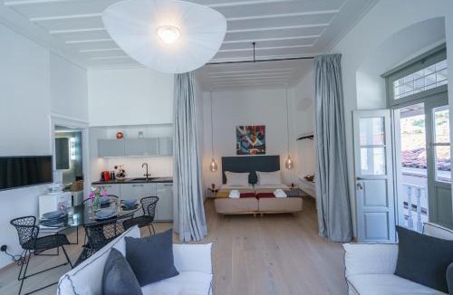Hydra Apartment | LIVIN Hydra Legacy Suite