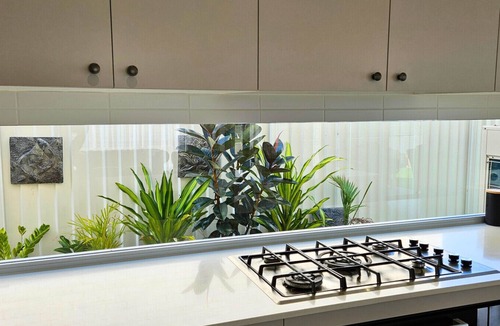 Mango Hill Apartment | `Lotus` Spacious 4BR Home in Mango Hill | Sleeps 8