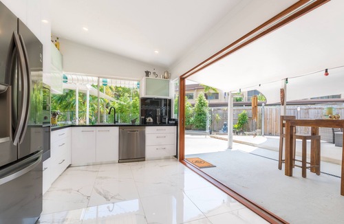 Holloways Beach House | Lovely Beach Home with Huge Pool and Fantastic Outdoor Entertaining!