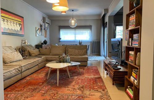 Kalamaria Apartment | Lovely Luxurious Modern Apartment in Thessaloniki