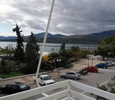 Itea Apartment | Lovely sea front apartment