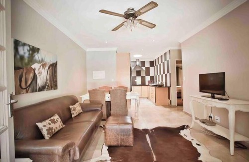 Centurion Cottage | Lovely Two Bedroom Cottage No Loadshedding