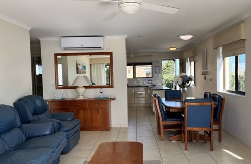 Golden Beach Apartment | LOWANNA UNIT 8 - Perfect for a family or a couple wanting to enjoy waterfront living at its best