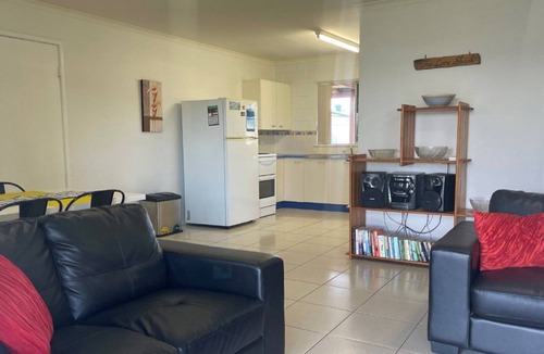 Bongaree House | Lowset home with attached Granny Flat - Doomba Dr,
