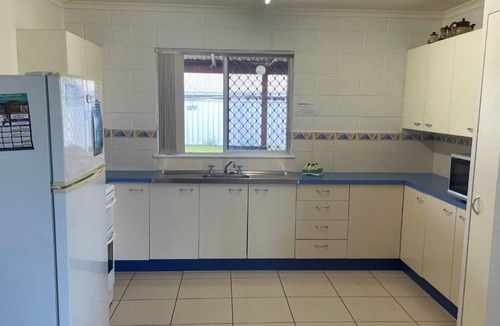 Bongaree House | Lowset home with attached Granny Flat - Doomba Dr,