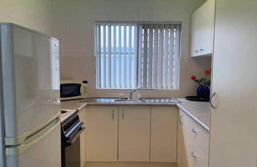 Bongaree House | Lowset home with attached Granny Flat - Doomba Dr,