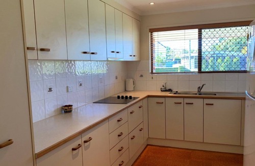 Bongaree House | Lowset Pet Friendly Home