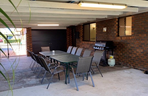 Bongaree House | Lowset Pet Friendly Home