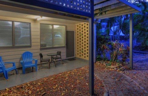 Arcadia Apartment | Loyang Apartment 1 - Fantastic value island getaway with complex pool and short stroll to Alma Bay