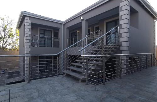 Mthatha Bed & Breakfast | Lucolo Palace B&B - Mthatha