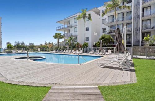 Burleigh Heads Apartment | Lunakai