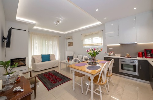 Chalandri Condo | "Lux 1-bedroom condo-L&L Refuge"