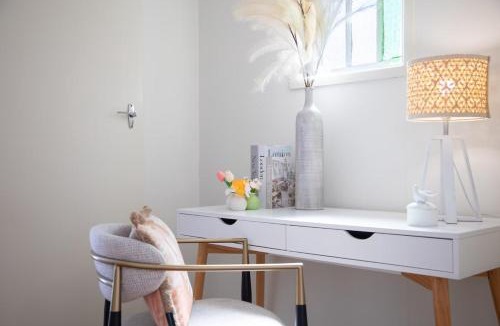 East Brisbane House | Lux 4B Queenslander by The Gabba