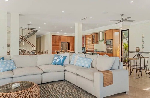 Mooloolaba Villa | Lux Tropical Haven Mooloolaba Moonda5
