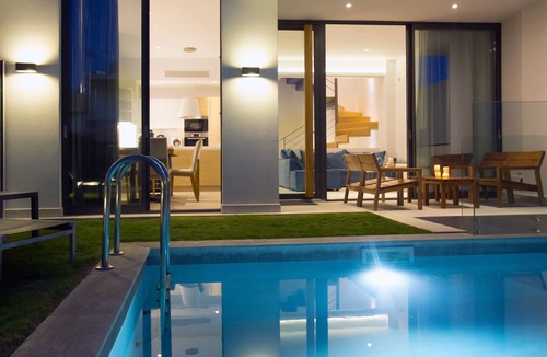 Kato Galatas Villa | Lux Villa private pool ★ Beach at 150mt ★ Sea View ★ 4 Bdr ★ 5 bathrooms