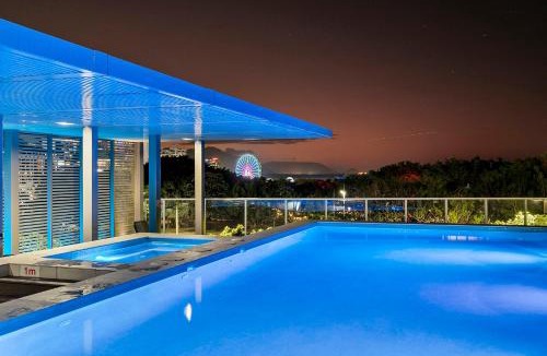 Cairns Central Business District Apartment | Lux Waterfront - prime location Pool Gym & Sauna