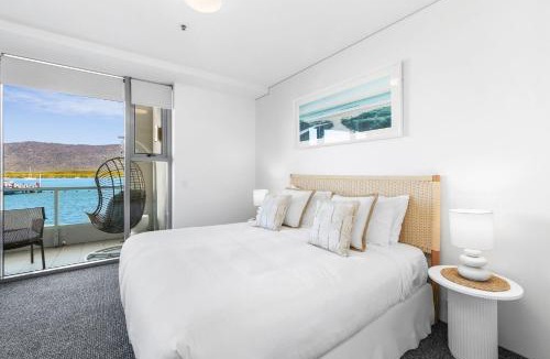 Cairns Central Business District Apartment | Lux Waterfront - prime location Pool Gym & Sauna