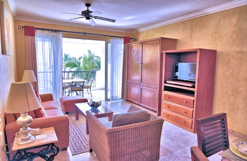 Flamingos Resort | Luxe- 1 BR