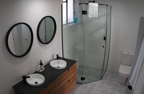 Alexandra Headland Resort | Luxe Unit with 160 degree ocean and beach views
