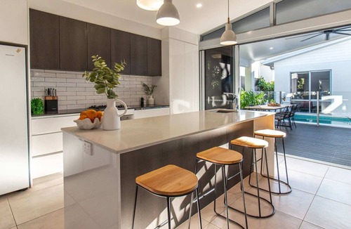 Parramatta Park Villa | Luxurious City Sanctuary with Private Pool – Perfect for Family Getaways in Cairns