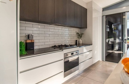 Parramatta Park Villa | Luxurious City Sanctuary with Private Pool – Perfect for Family Getaways in Cairns