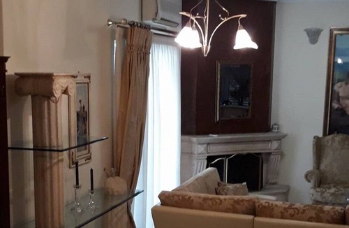 Dafni-Ymittos Apartment | Luxurious Maisonette