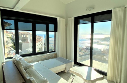 Neos Marmaras Apartment | Luxurious Sea view Apartment with Jacuzzi