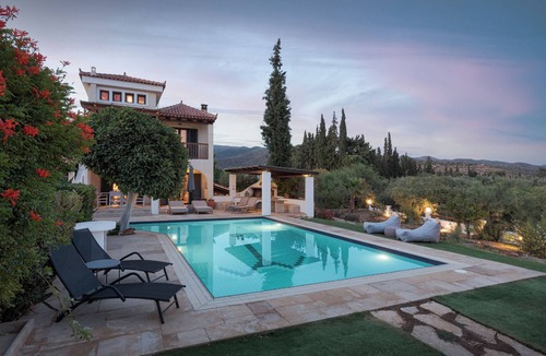 Plepi House | Luxurious Villa Nefeli Next To the Beach