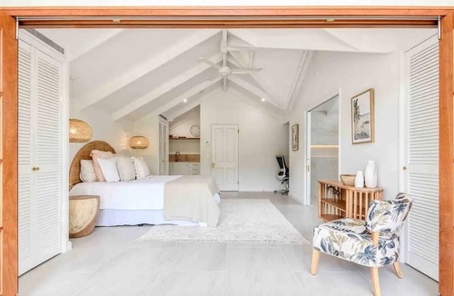 Kewarra Beach House | Luxury beachfront home 20 minutes from Cairns CBDn