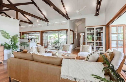 Kewarra Beach House | Luxury beachfront home 20 minutes from Cairns CBDn