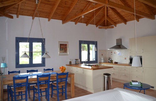 Foinikounta Villa | Luxury cosy villa, magic panorama view. Complete privacy.nInfinity pool 10x4m.