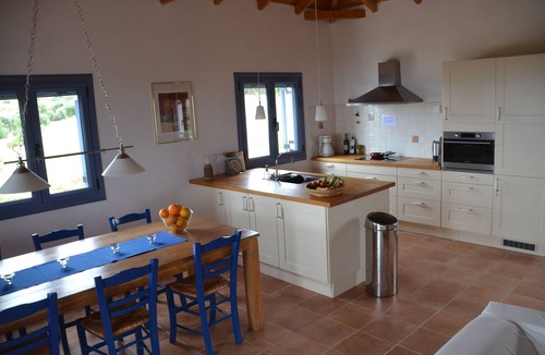 Foinikounta Villa | Luxury cosy villa, magic panorama view. Complete privacy.nInfinity pool 10x4m.