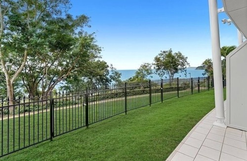 Trinity Beach Apartment | Luxury Escape in Trinity Beach!