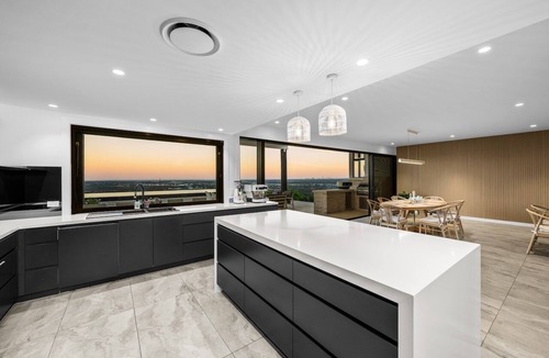 Upper Coomera House | Luxury gated 20-acre mountain resort breathtaking 360 views of Pacific Ocean