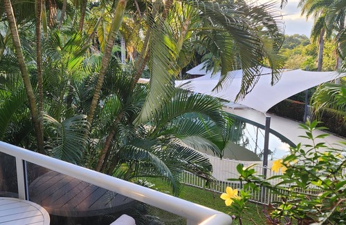 Palm Cove Apartment | Luxury Haven, Pool, Internet, HDTV, Gym