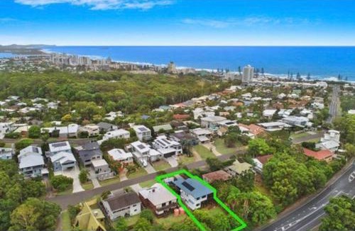 Alexandra Headland House | Luxury Holiday Home in Alex - Heated Pool - Pets Allowed