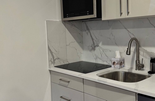 Southeast Calgary Apartment | Luxury Lower Unit with Sauna