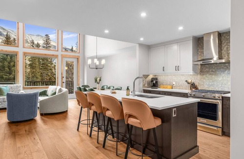 Canmore Villa | Luxury Modern Mountain Lodge in Spring Creek, Canmore
