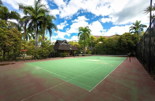 Cairns North Apartment | Luxury Resort Apartment in Cairns North – Spacious Retreat with Balcony & Resort-Style Amenities!
